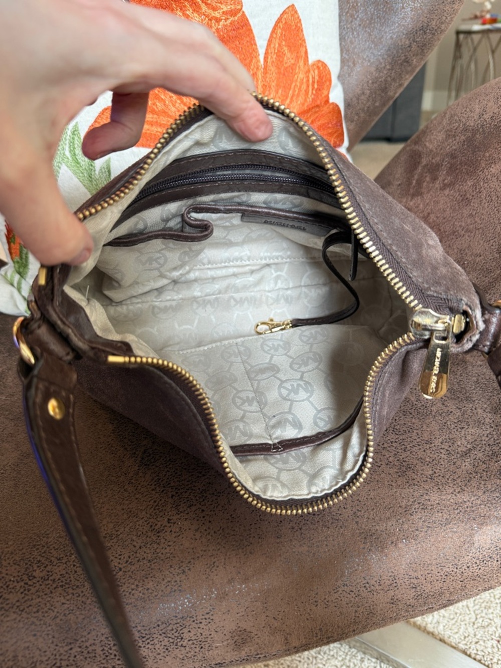 MICHAEL KORS SUEDE BAG - Picture 12 of 15